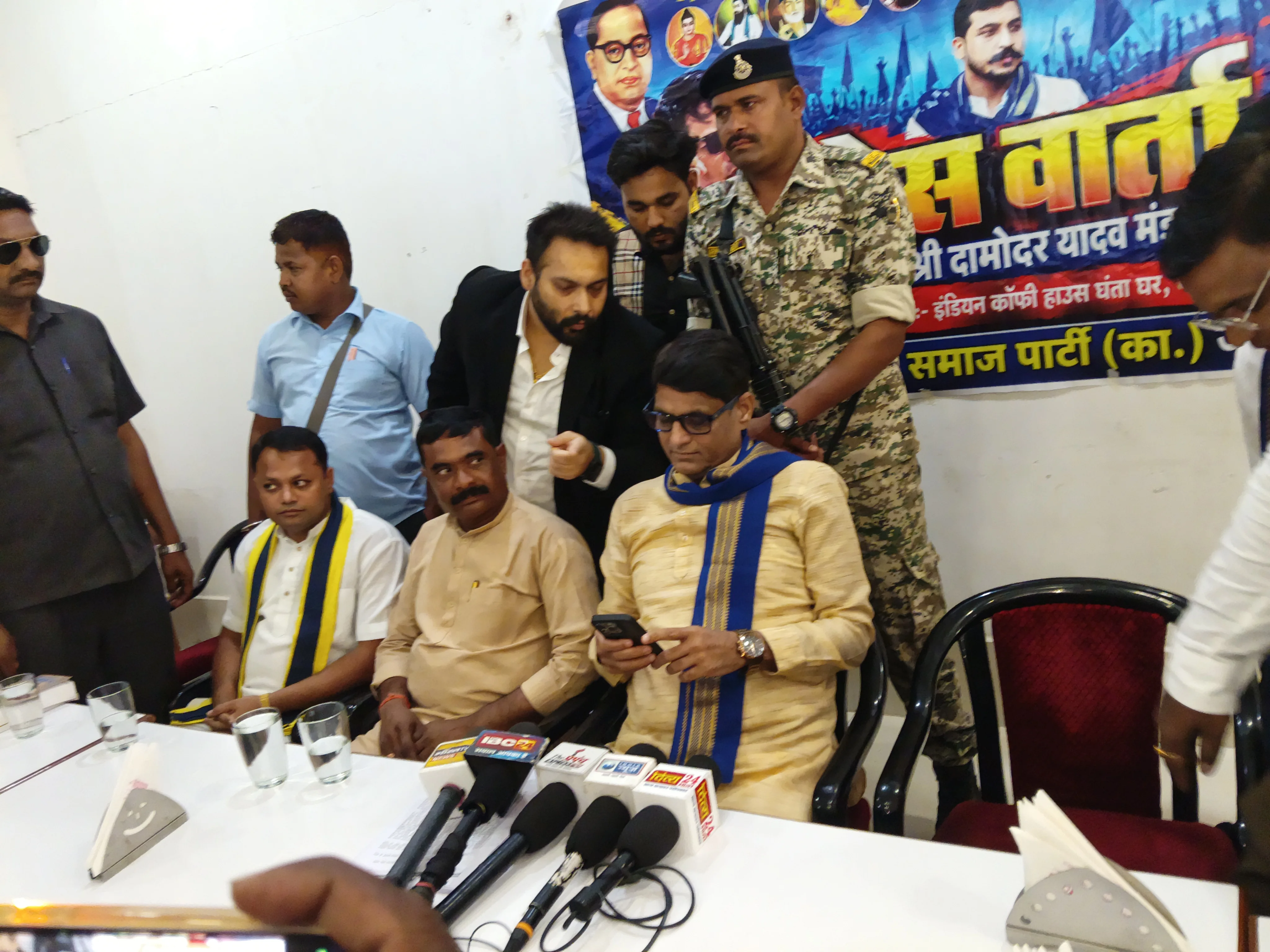 “जबलपुर में गरजे दामोदर यादव मंडल: OBC के 13% होल्ड पदों पर नियुक्ति की मांग, बालाघाट के बैगा बच्चों को न्याय और बुंदेलखंड में ‘बहुजन राष्ट्र’ यात्रा का ऐलान”