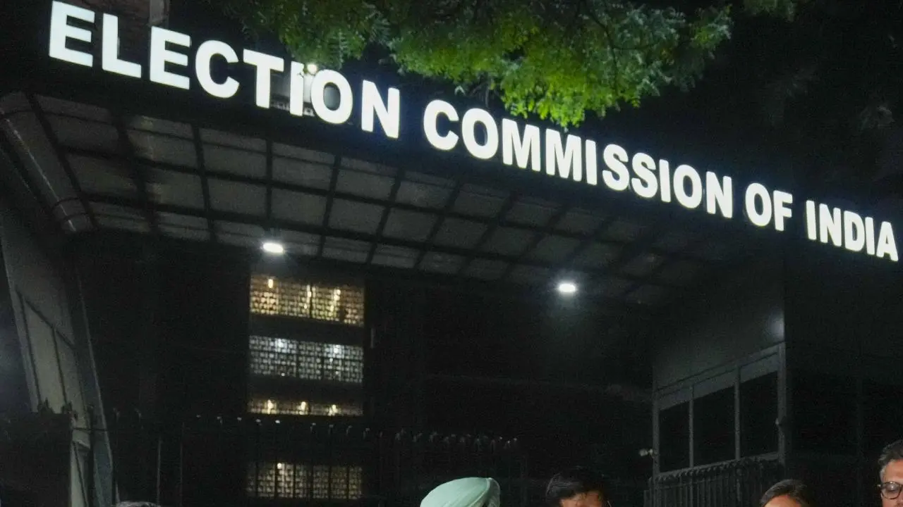 Role of the Election Commission of India (ECI): Its Independence in Investigation, Redressal of Complaints and Management of Voter Data