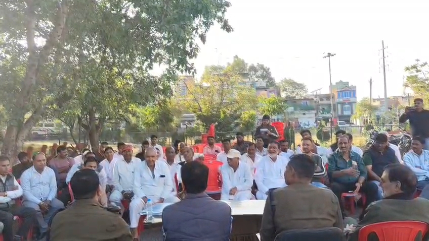 पीथमपुर: शांति समिति की बैठक में मकर संक्रांति और उर्स के आयोजनों पर चर्चा