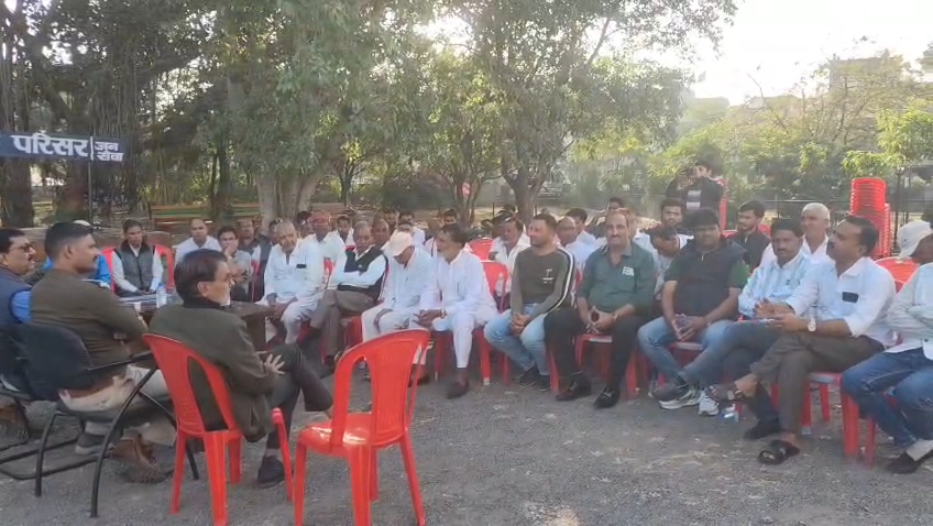 पीथमपुर: शांति समिति की बैठक में मकर संक्रांति और उर्स के आयोजनों पर चर्चा
