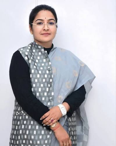 इंदौर में दूषित पानी से मौतें: कटनी में मंत्री के सवालों से बचने पर जनता में आक्रोश