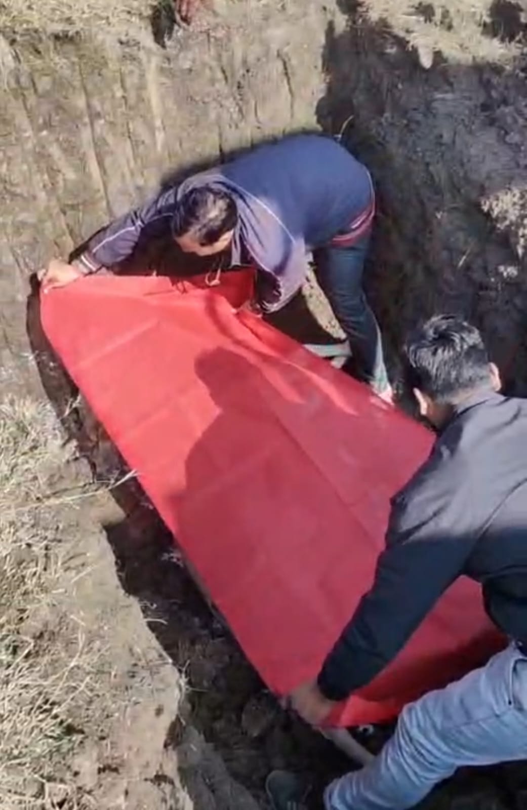 गुलाबगंज: जहरीले सांप के काटने से निस्वार्थ गौ सेवा समिति ने दी अंतिम विदाई 