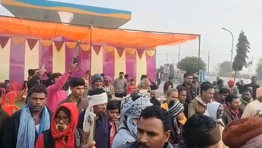 सहजपुर में श्रद्धा का सैलाब, देसी नृत्य एवं प्रसाद के साथ चुनरी यात्रा का हुआ जोरदार स्वागत