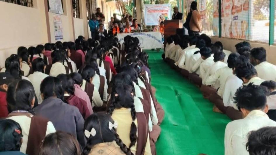 करियर मेले ने जमुनिया-चिखली के छात्रों को दिखाई उज्ज्वल भविष्य की राह, आगंतुक ने दिया सफलता का मंत्र