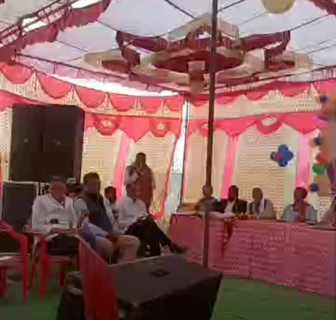 प्राचार्य पटैल को सम्मान सहित विदाई समारोह में शिक्षण संस्थान के छात्रों और शिक्षकों ने भावुक होकर दी विदाई