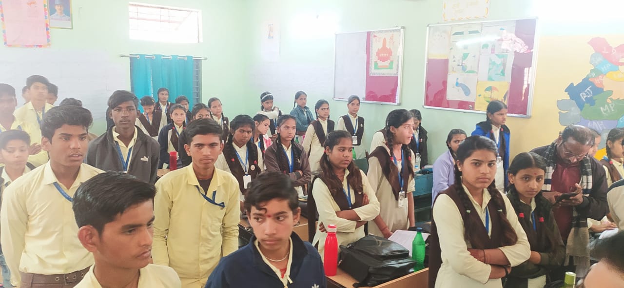 पीएमश्री शासकीय हाईस्कूल केवलारी कला में बोर्ड परीक्षाओं को लेकर विशेष संवाद: जिला पंचायत उपाध्यक्ष ने दिए सफलता के मंत्र