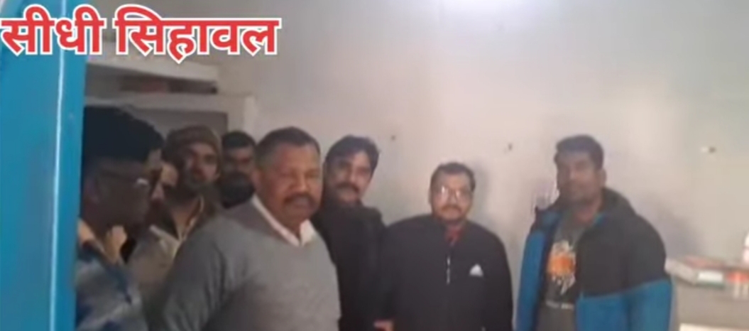 मेडिकल रिपोर्ट के नाम पर रिश्वत लेते बीएमओ डॉक्टर स्वतंत्र पटेल रंगे हाथ गिरफ्तार
