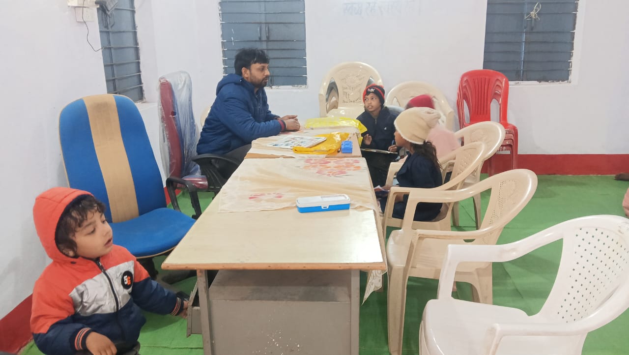 सीधी जिले की ग्राम पंचायत भगवार में शिक्षा की अनूठी पहल: निःशुल्क शिक्षा से बच्चों का भविष्य सवरेगा