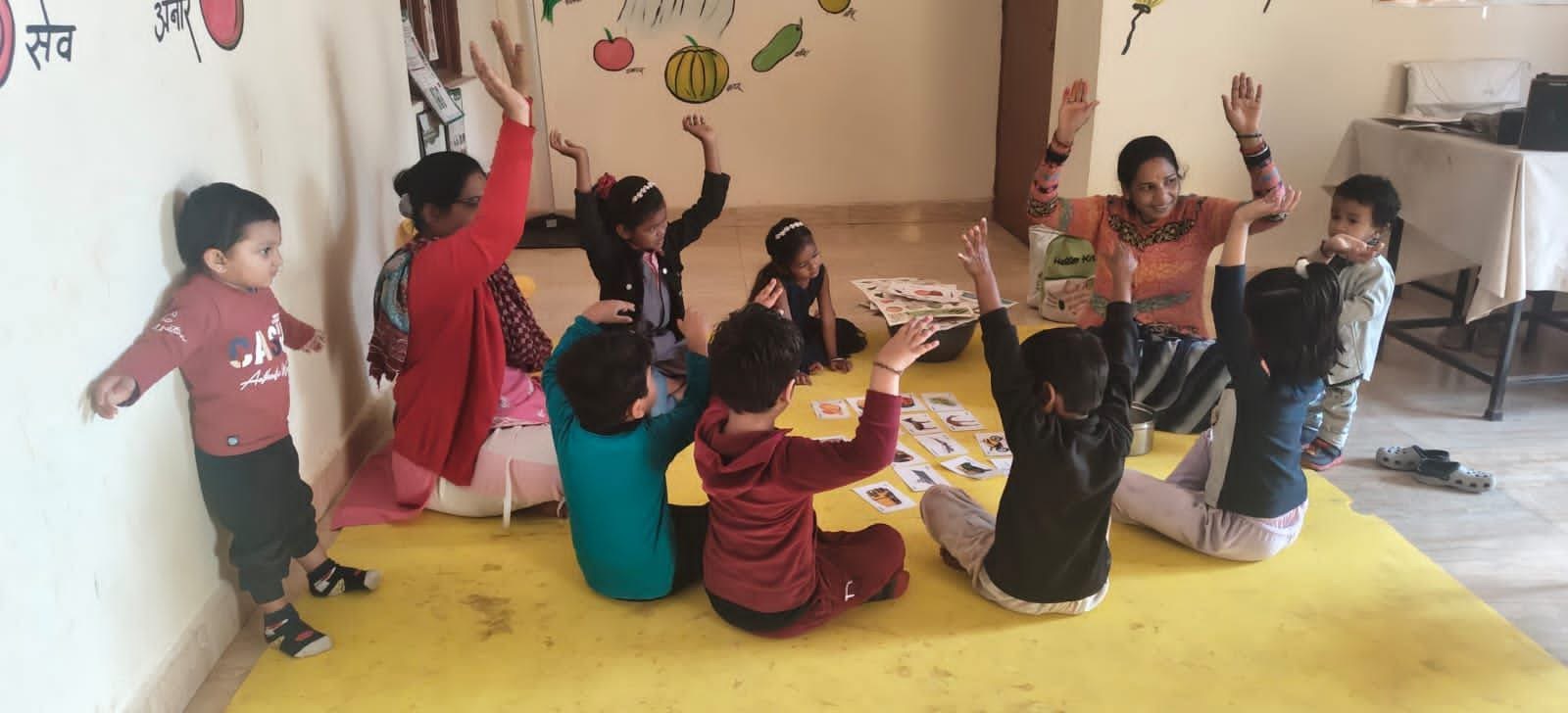 मिसाल: गंजबासौदा SDM अनुभा जैन ने पेश की अनोखी नजीर, अपने बच्चों का आंगनबाड़ी केंद्र में कराया दाखिला