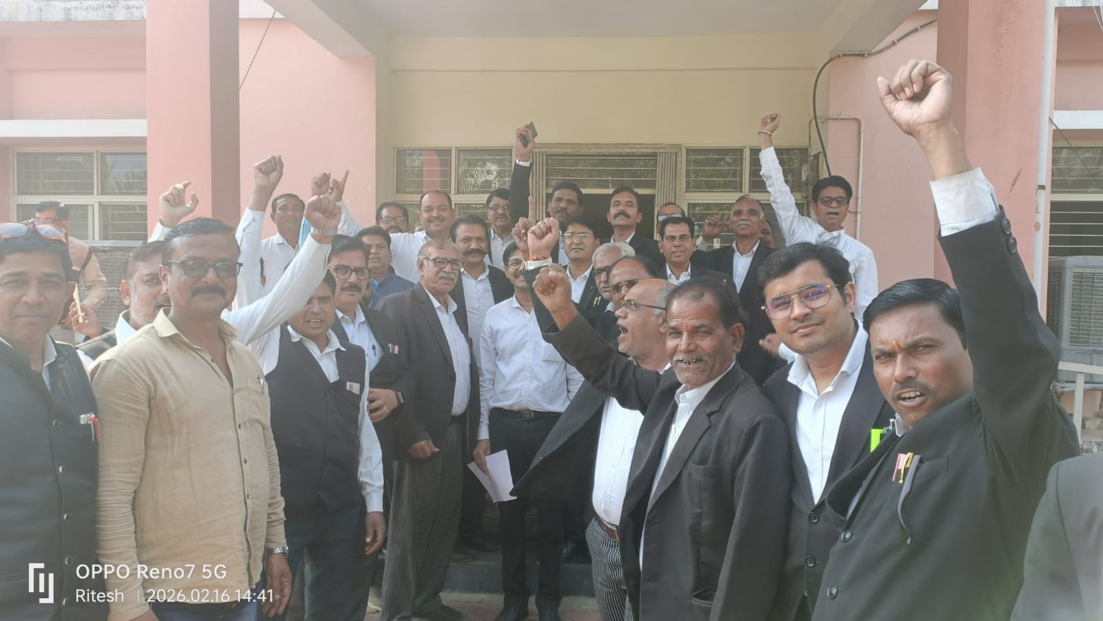 अधिवक्ता सुरक्षा कानून लागू करने की मांग को लेकर अधिवक्ता संघ ने ज्ञापन सोपा 