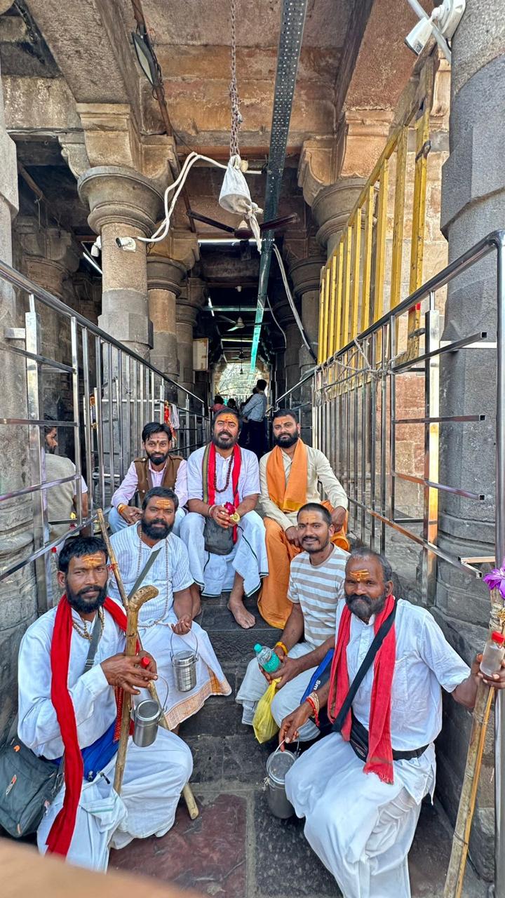 जब हुआ दो नर्मदा भक्तों का भावात्मक मिलन 