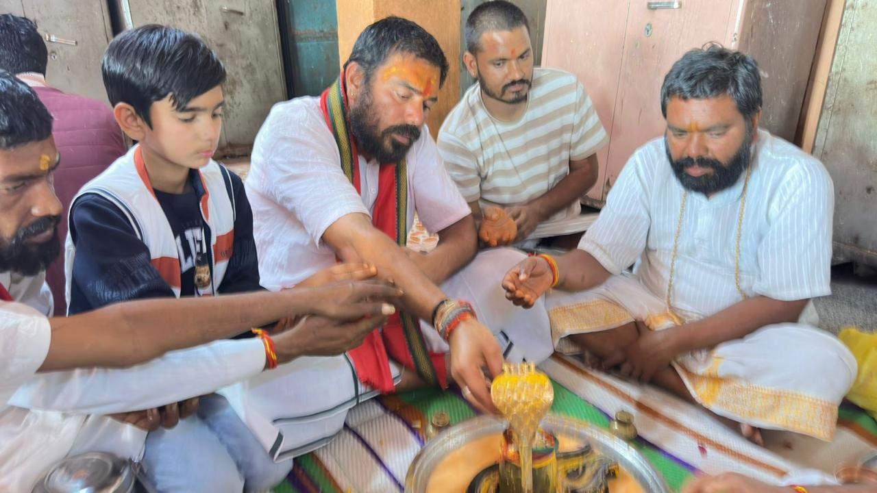 जब हुआ दो नर्मदा भक्तों का भावात्मक मिलन 