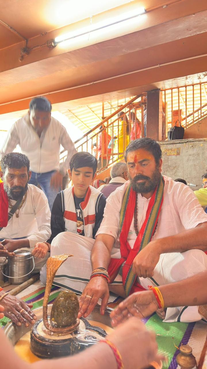 जब हुआ दो नर्मदा भक्तों का भावात्मक मिलन 