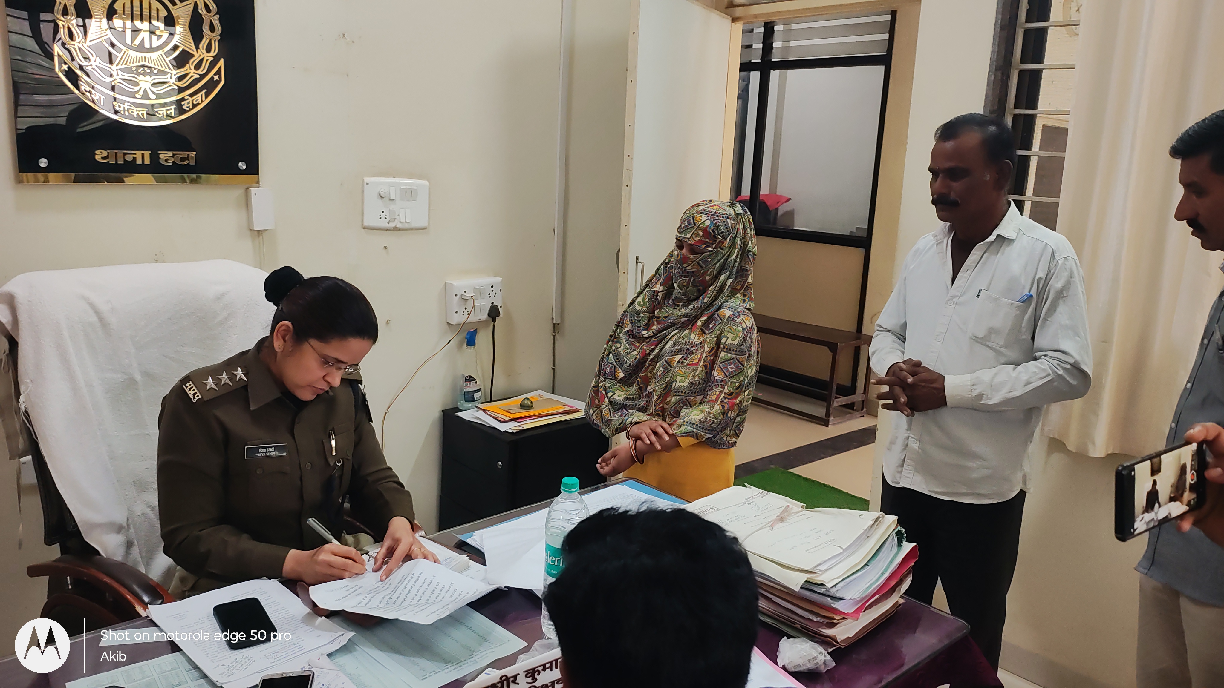 नवविवाहिता ने पटवारी पति पर लगाया दूसरी शादी का आरोप, दहेज न देने पर 6 महीने बनाए रखा बंधक... 