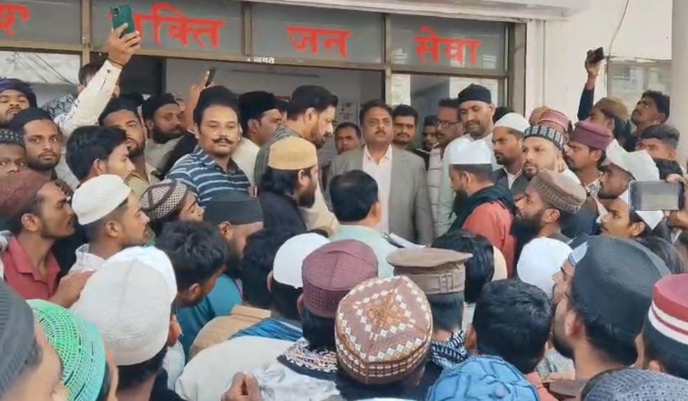 सोशल मीडिया पर मुस्लिम समुदाय को गाली-गलौज 