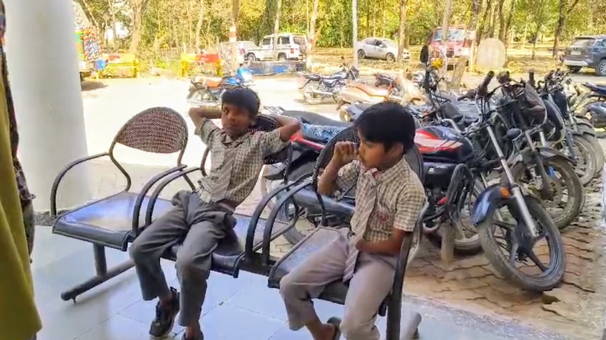 दमोह में बच्चा चोर गिरोह गैंग सक्रिय,पटेरा में बच्चा चोरी का प्रयास,बच्चों के परिजनों ने अज्ञात लोगों पर बच्चों के अपहरण का लगाया आरोप