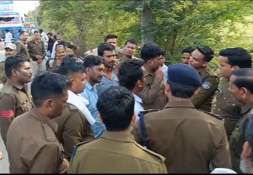 बीना के खिमलासा थाना क्षेत्र में चक्काजाम 