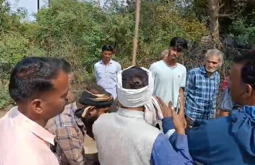 बीना के खिमलासा थाना क्षेत्र में चक्काजाम 
