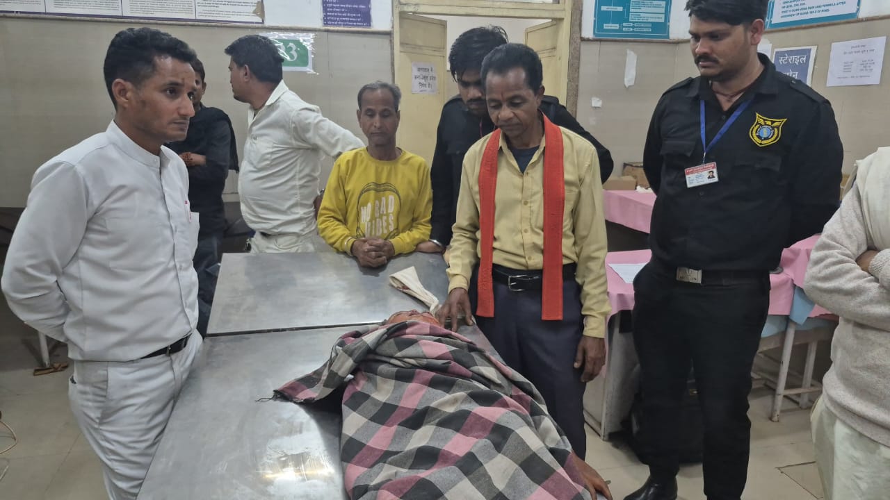 सिर पर पत्थर पटक कर 5 वर्षीय बालक की नृशंस हत्या,आरोपी फरार जांच में जुटी पुलिस