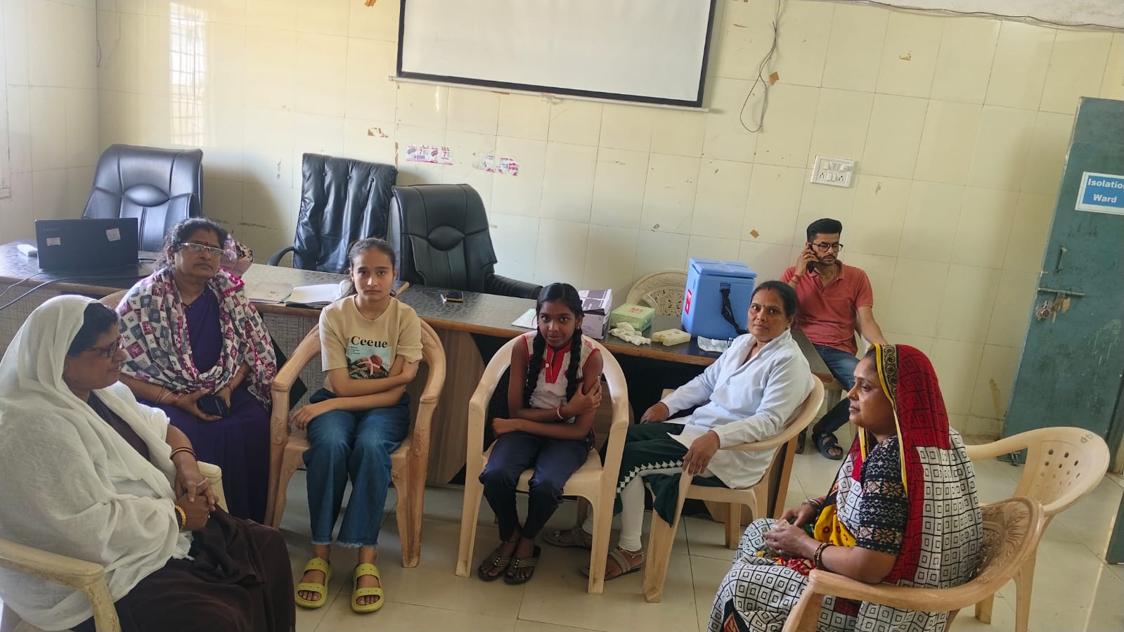 सर्वाइकल कैंसर के खिलाफ जंग: प्रधानमंत्री की पहल पर सामुदायिक स्वास्थ्य केंद्र केसली में HPV वैक्सीनेशन शुरू