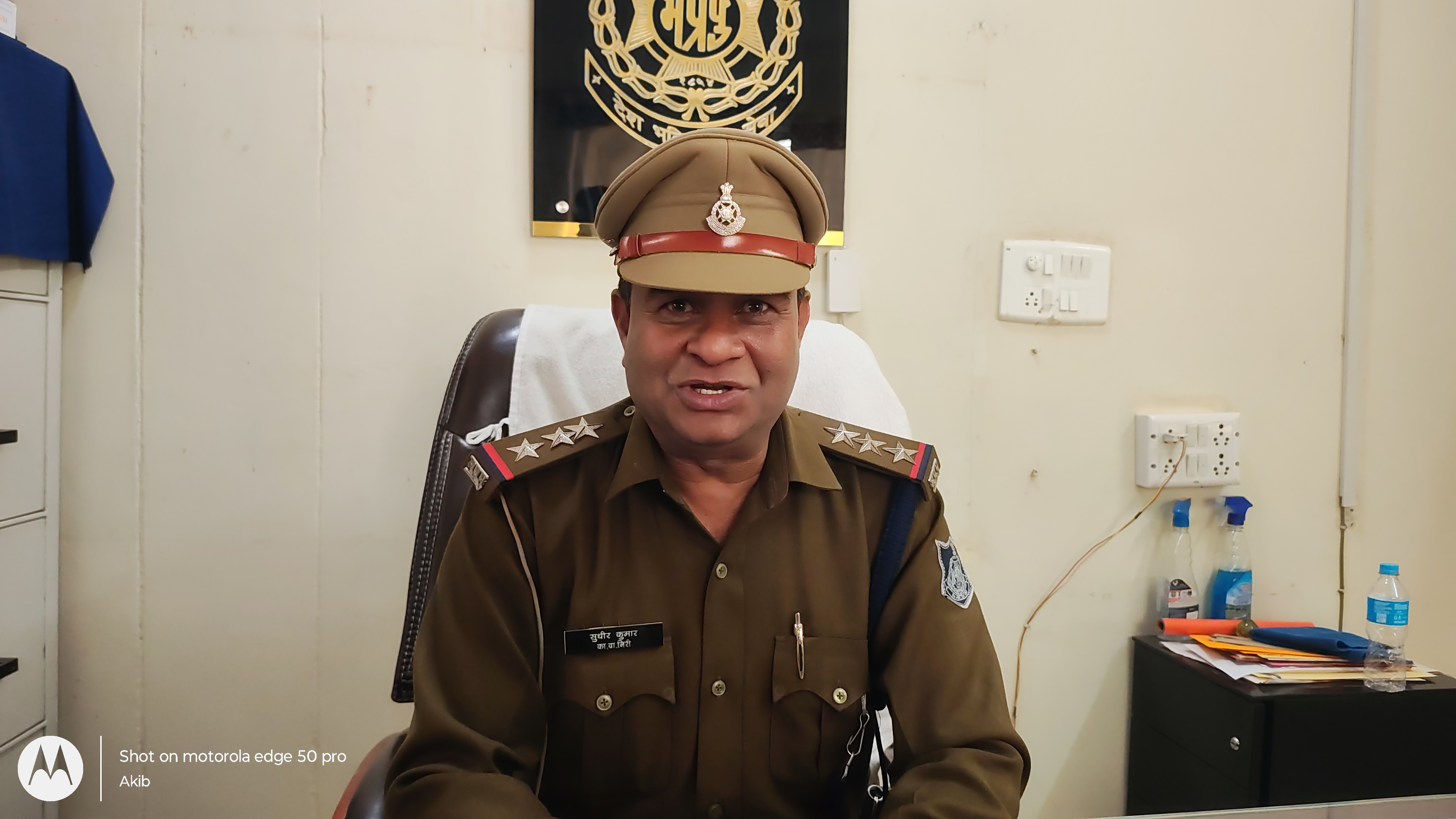 हटा थाना प्रभारी ने वैमनस्यता को भुलाकर प्रेम और सद्भावना के साथ होली का पर्व मनाने की लोगो से की अपील...
