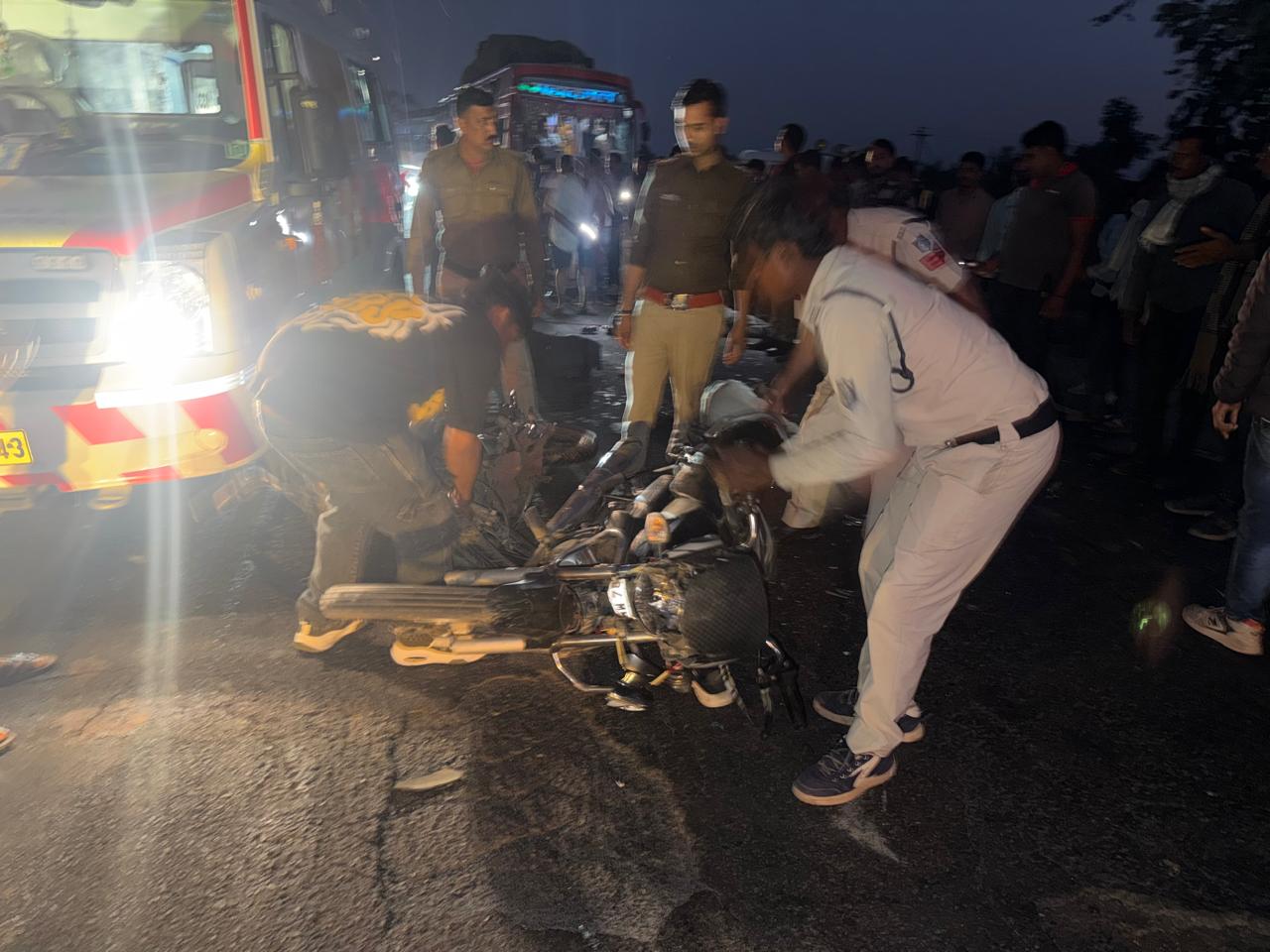 दमोह जबलपुर मार्ग पर दो बाइको की आपस में भिड़ंत, दो की मौत,दो गंभीर घायल जबलपुर रेफर