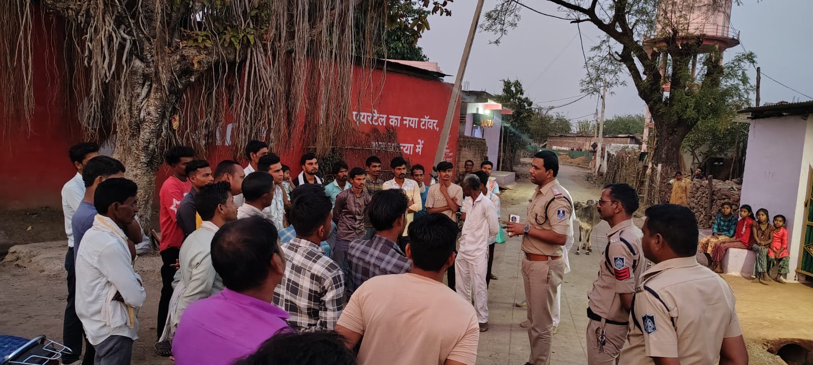 ग्राम बाल्या में थाना प्रभारी ने आयोजित की जनचौपाल, दी सुरक्षा और ट्रैफिक निर्देश