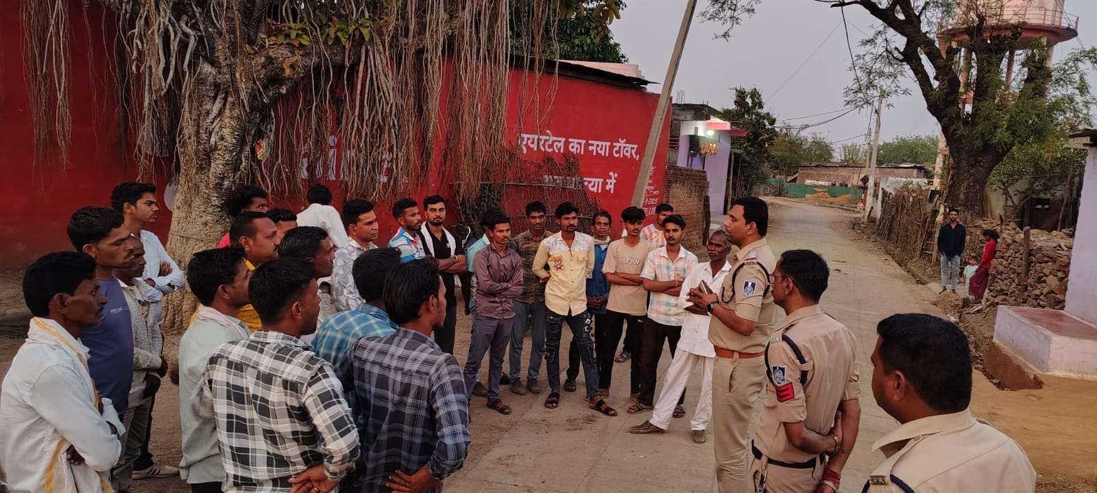 ग्राम बाल्या में थाना प्रभारी ने आयोजित की जनचौपाल, दी सुरक्षा और ट्रैफिक निर्देश
