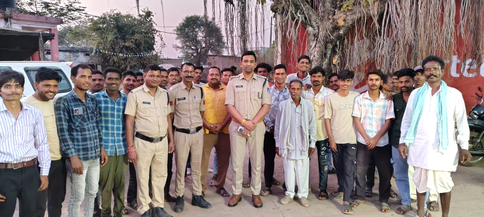 ग्राम बाल्या में थाना प्रभारी ने आयोजित की जनचौपाल, दी सुरक्षा और ट्रैफिक निर्देश
