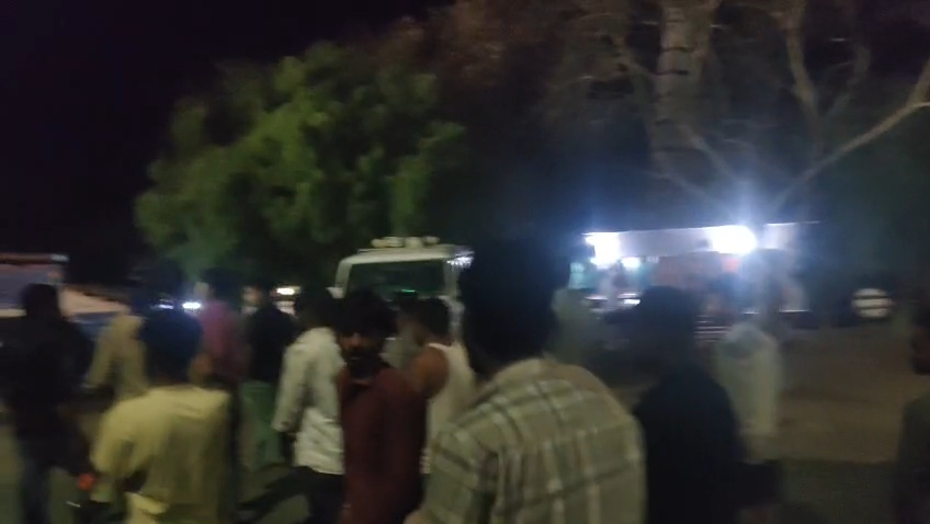 ट्रक चालकों का आक्रोश फूटा सोहागी आरटीओ चेक पॉइंट पर