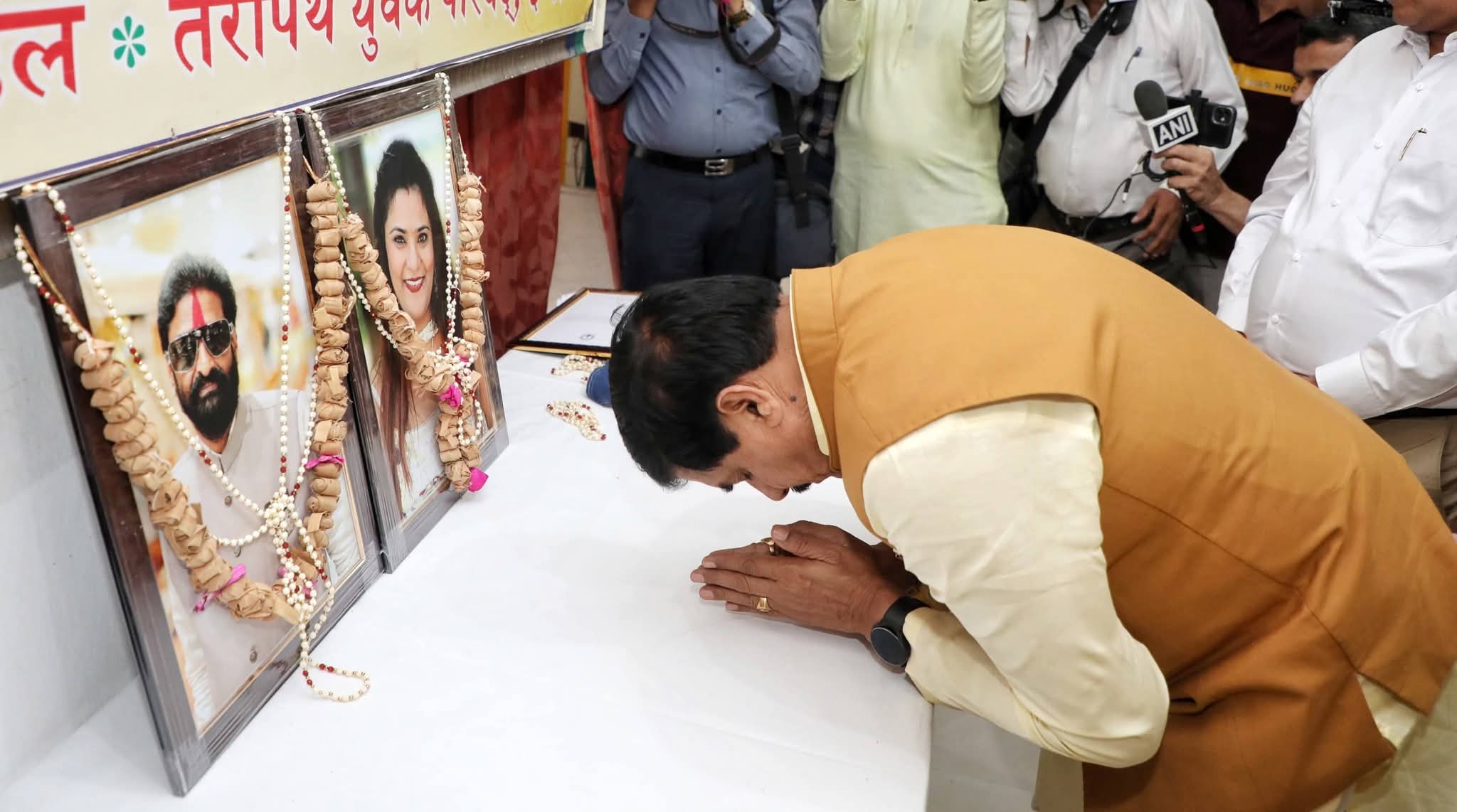 इंदौर अग्निकांड के पीडि़त के परिवार से CM मोहन यादव मिले, दिया सांत्वना 