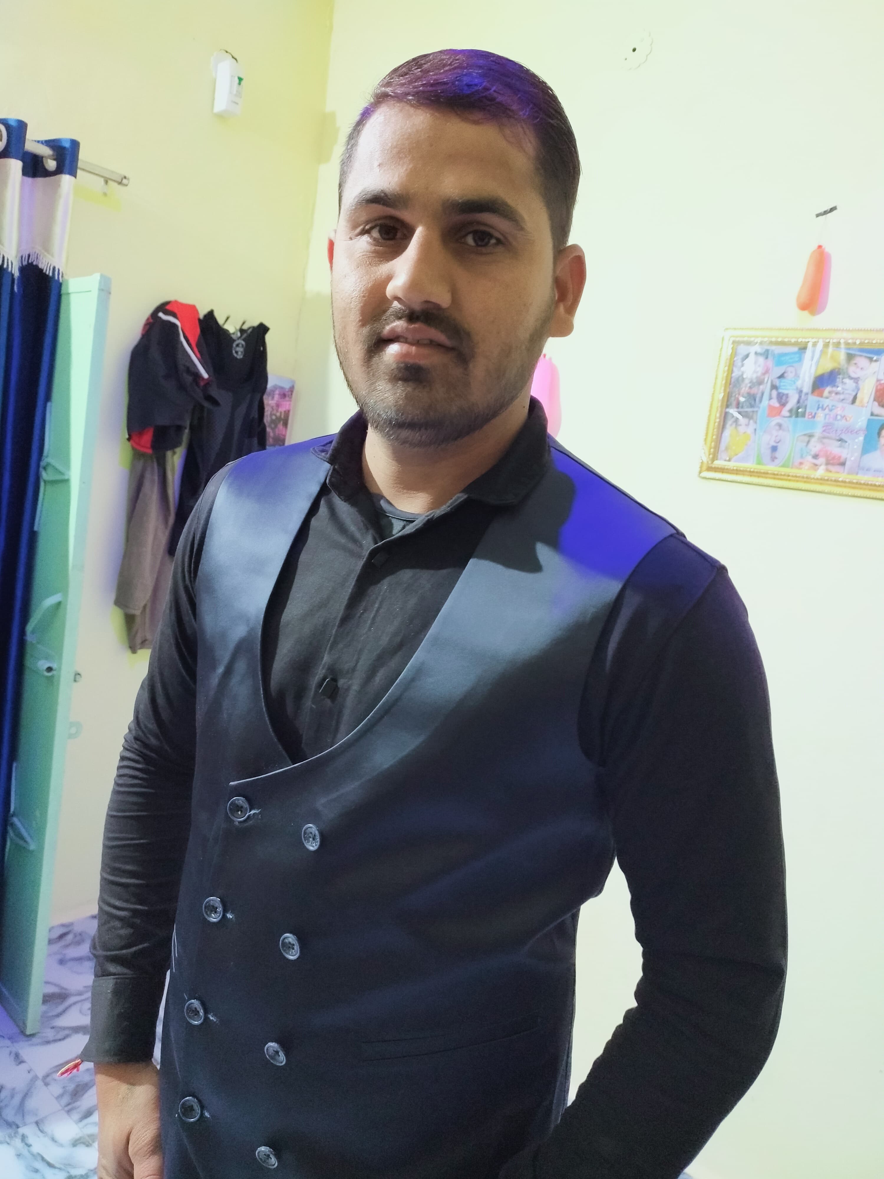 सात साल से फरार 15 हजार के इनामी आरोपी ने हटा न्यायालय में किया सरेंडर,बहुचर्चित देवेंद्र चौरसिया हत्याकांड में है सह अरोपी.
