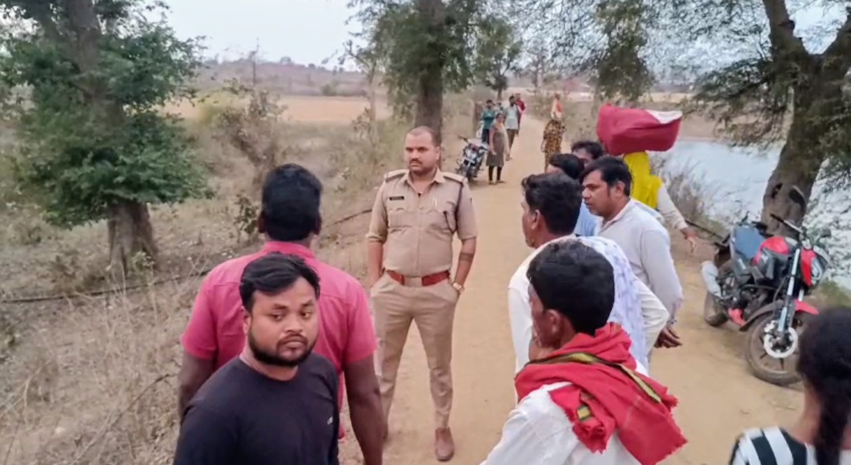 दमोह में ट्रैक्टर पलटने से किसान की मौत, खेत में जुताई से वापस लौटते समय हुआ हादसा...