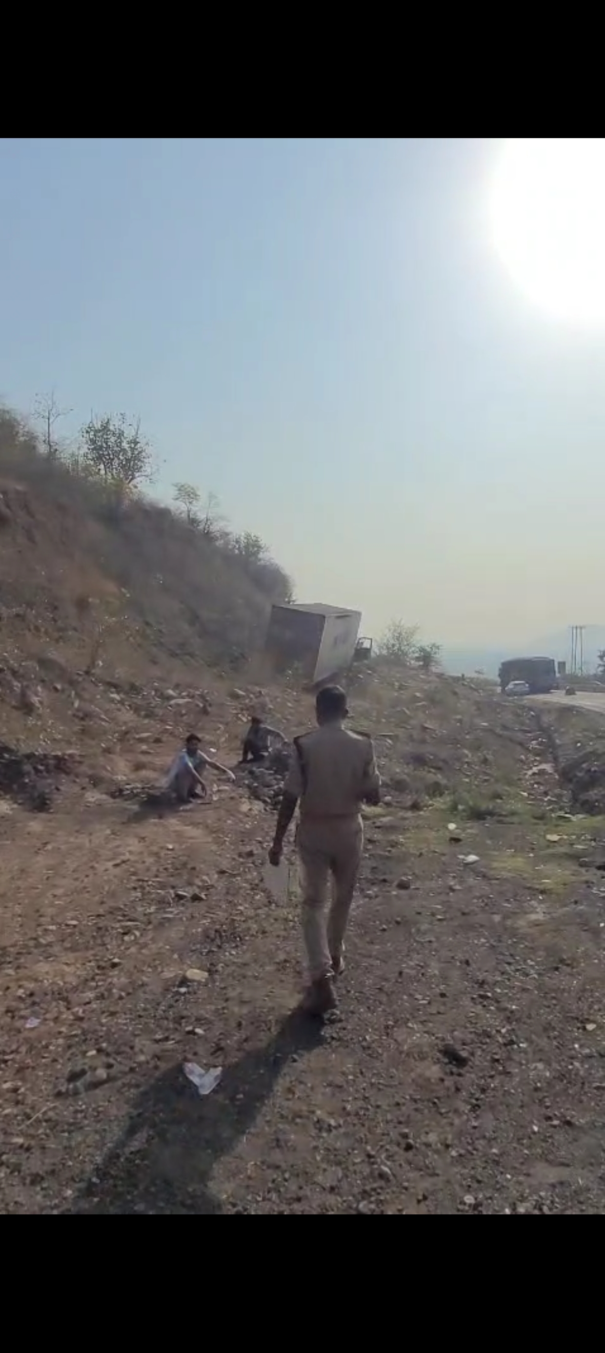 सोहागी पहाड़ में कंटेनर ब्रेक फेल से बड़ा हादसा