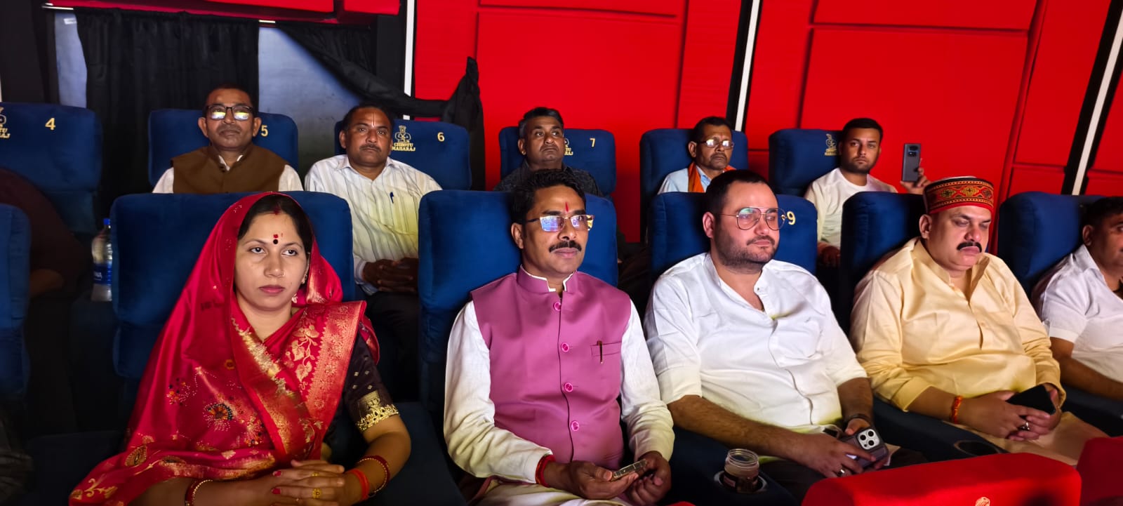 मनगवां विधानसभा में मोदी जी के मन की बात कार्यक्रम छोटू महाराज सिनेमा में प्रसारित किया गया 