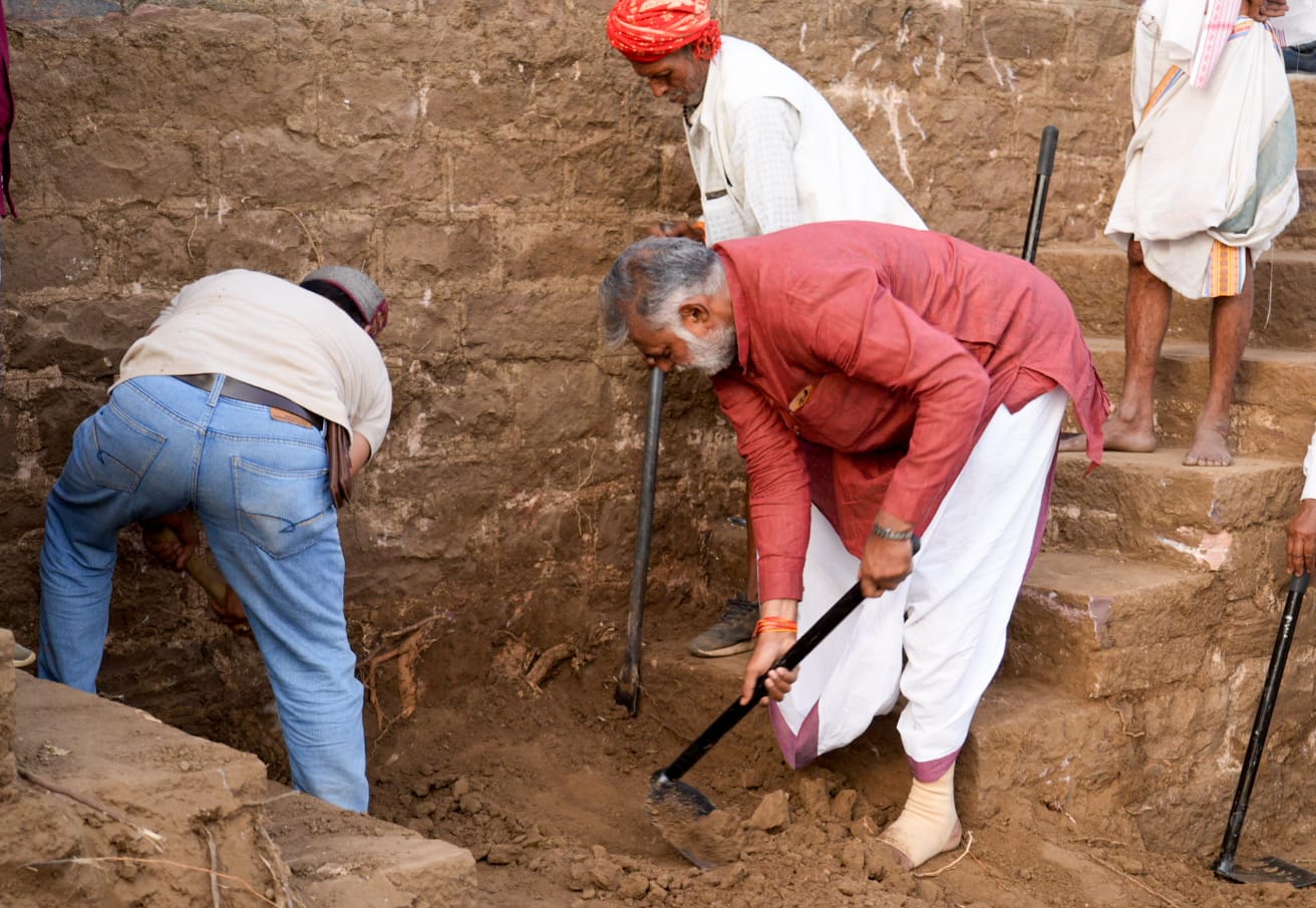 गुंजारी नर्मदा संगम घाट पर मंत्री प्रहलाद सिंह पटेल का दौरा: जनसेवा और संवेदनशीलता का अद्वितीय उदाहरण
