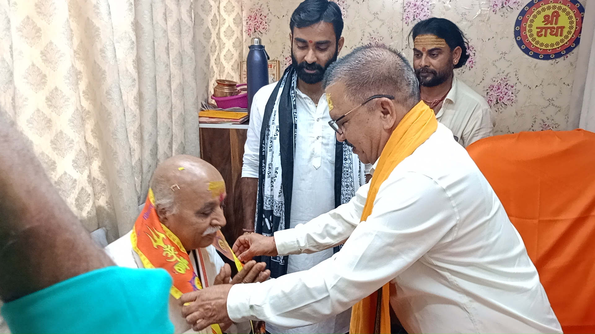 डॉ. प्रवीण तोगड़िया ने किए ओंकारेश्वर ज्योतिर्लिंग के दर्शन