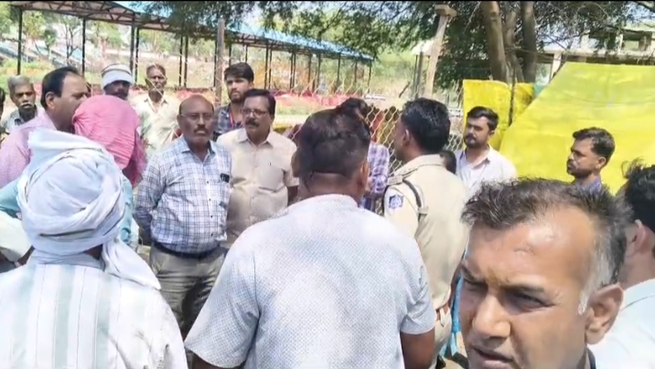 मुक्तिधाम में प्रशासन की जेसीबी कार्रवाई से नागरिकों में असंतोष