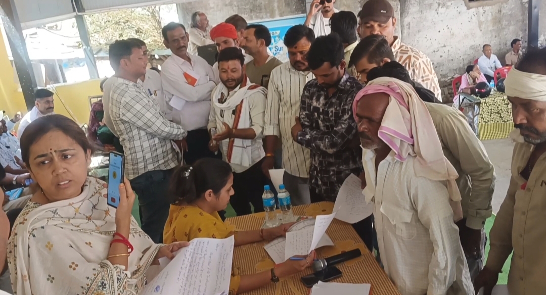 सहजपुर जनचौपाल: एसडीएम राजनंदनी शर्मा ने सुनीं जनसमस्याएं, मौके पर ही 22 आवेदनों का किया निराकरण