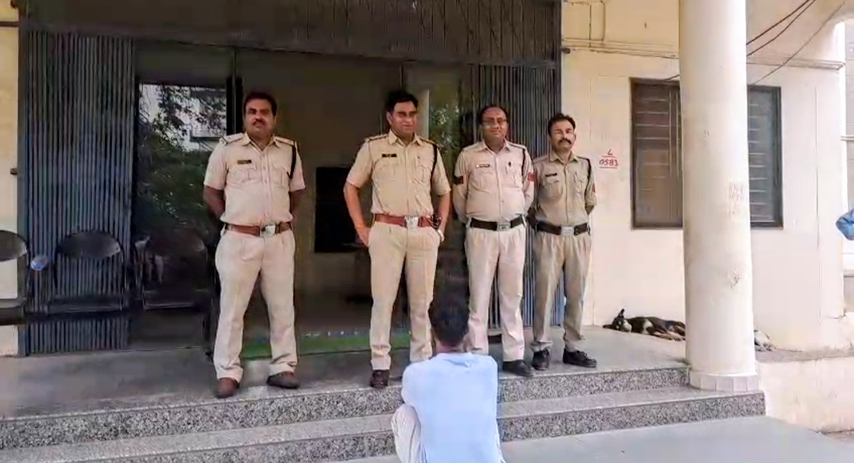 दमोह में नाबालिग को ब्लैकमेल करने वाला आरोपी गिरफ्तार, सोशल मीडिया पर अपलोड किए थे अश्लील वीडियो