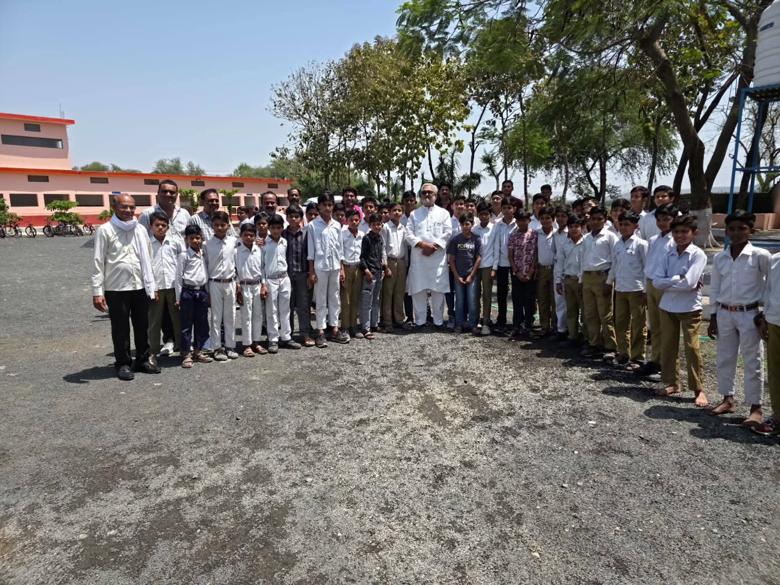 विधायक ने सरस्वती शिशु मंदिर के निर्माण कार्यों का किया निरीक्षण; बोले- 'शिक्षा में सुधार ही हमारी प्राथमिकता'