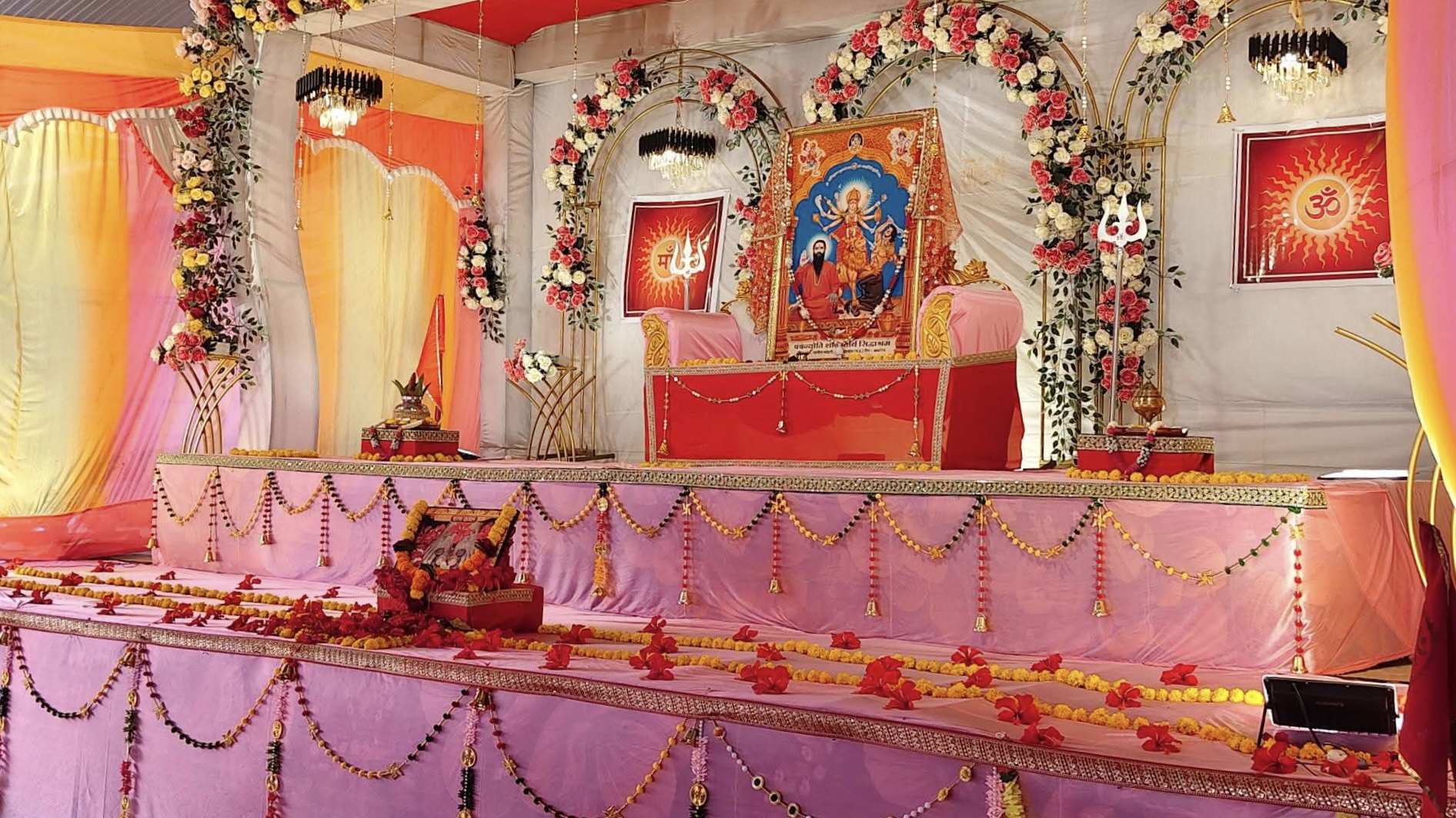 सहजपुर में गूंजा 'माँ' का जयकारा: 24 घंटे के अखंड श्री दुर्गा चालीसा पाठ से वातावरण हुआ भक्तिमय