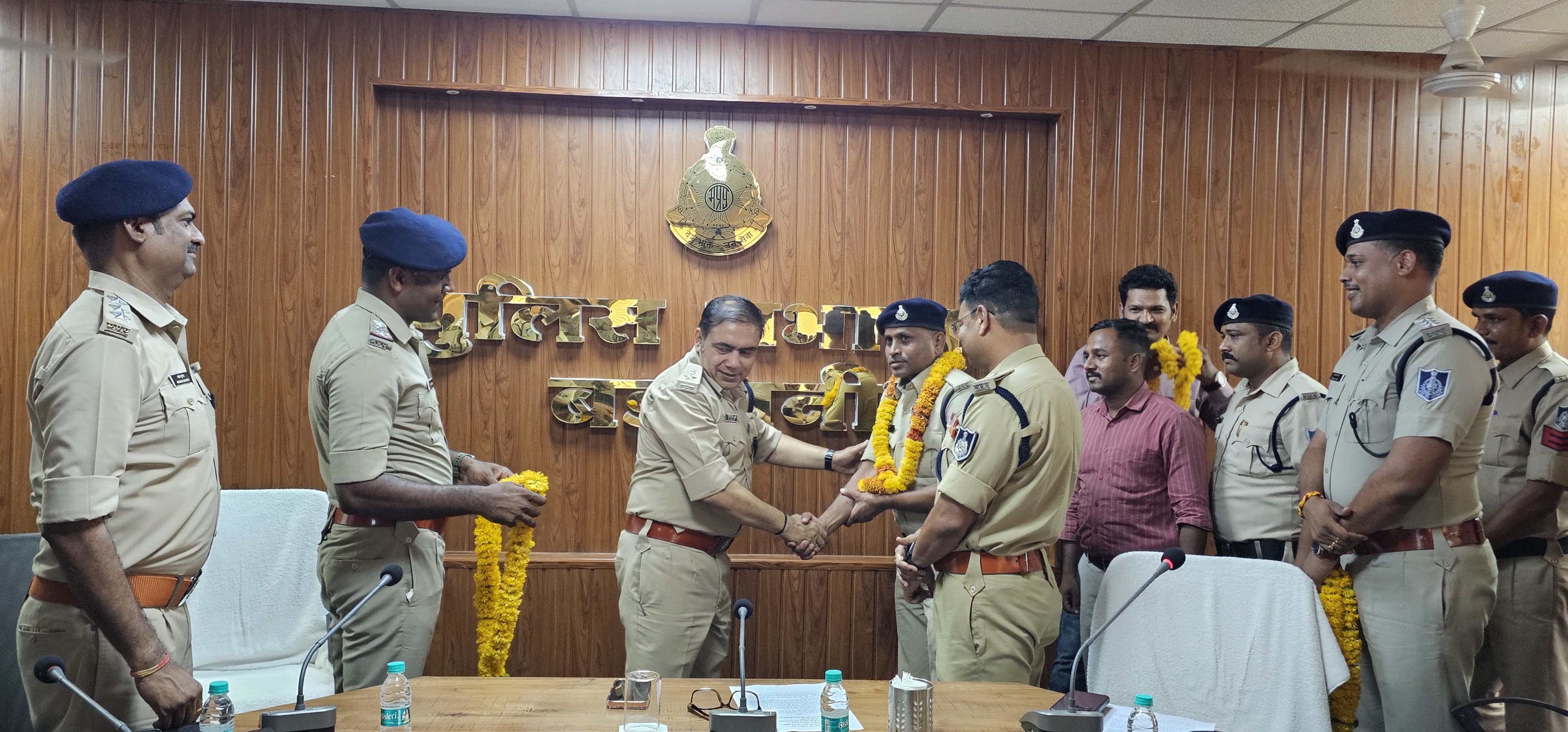 ग्राम पिछोड़ी में हुए चर्चित हत्याकांड का पुलिस ने किया खुलासा। पैसों के विवाद में एक बेटे ने अपने ही पिता के सिर पर गोली मारकर की हत्या ।