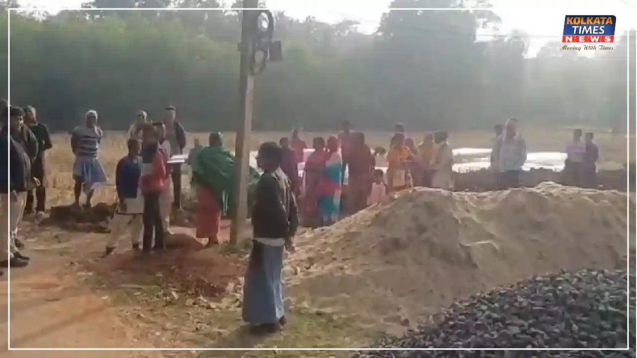 ঋণের বোঝা থেকে অমানবিক শাস্তি! সবংয়ে গৃহবধূকে খুঁটিতে বেঁধে নির্যাতনের অভিযোগে চাঞ্চল্য !