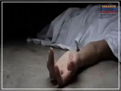 কসবার ফ্ল্যাট থেকে দেহ উদ্ধার: তিন দিন দেখা পাননি পড়শিরা, বাড়িতেই ছিলেন অসুস্থ মা–মেয়ে !