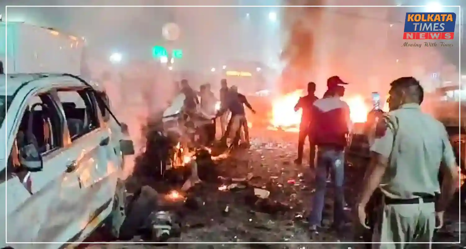 এক মুহূর্তে আগুন, ধোঁয়া আর মৃত্যু — লালকেল্লা মেট্রো বিস্ফোরণে কেঁপে উঠল দিল্লি