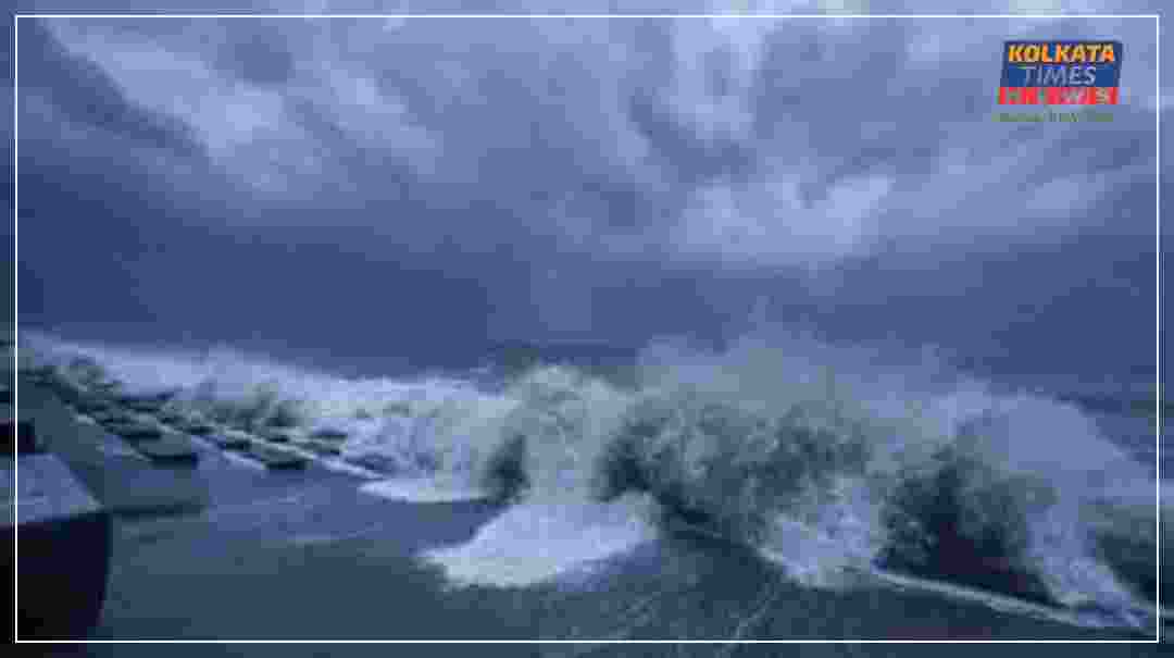 সকাল থেকে দিঘায় তুমুল বৃষ্টি, ঝোড়ো হাওয়ার দাপট — সমুদ্রে নামায় নিষেধাজ্ঞা, চলছে মাইকিং !