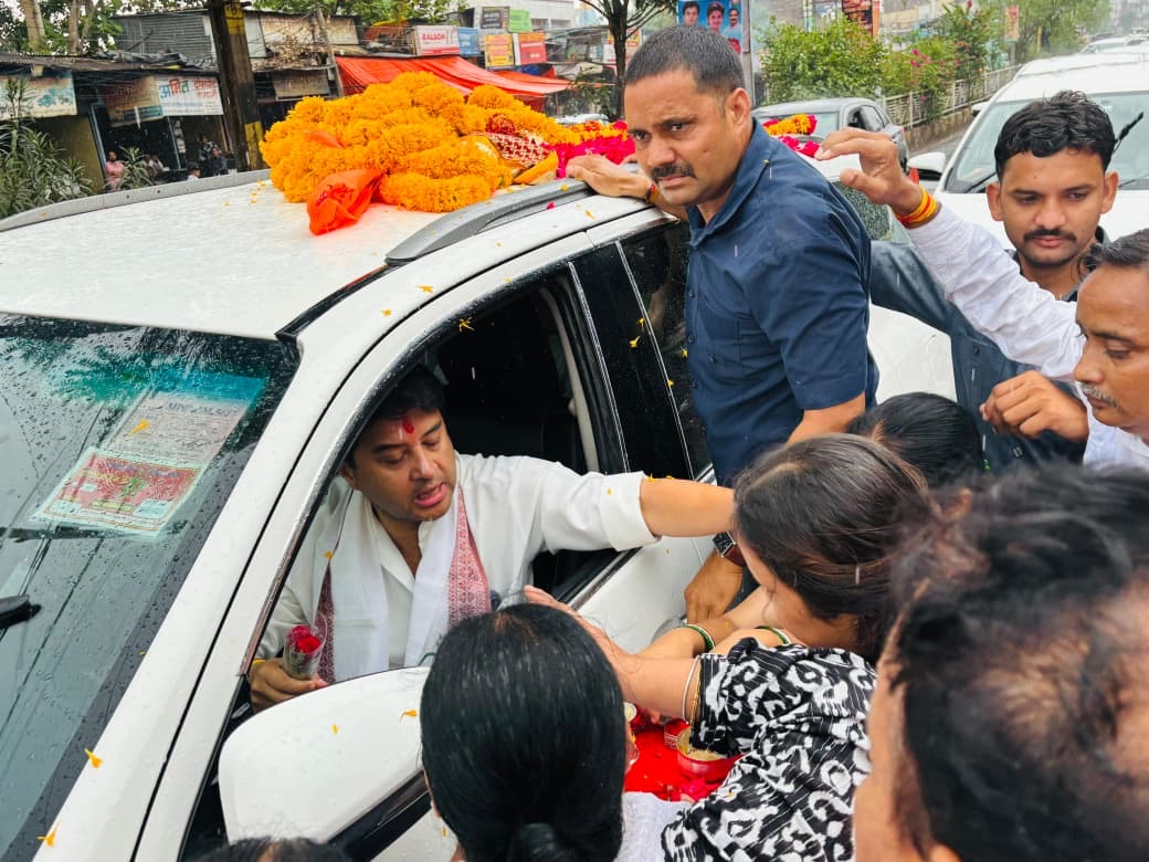 मराठा समाज ने केंद्रीय मंत्री सिंधिया का किया जबरदस्त स्वागत
