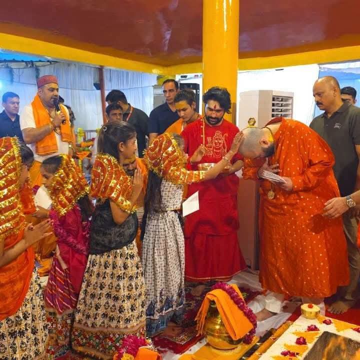 अनंत अंबानी का बागेश्वर धाम में भव्य स्वागत