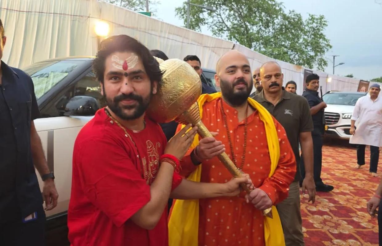 अनंत अंबानी का बागेश्वर धाम में भव्य स्वागत